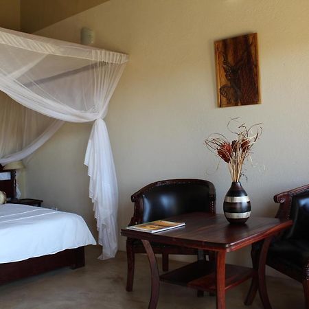 Okutala Etosha Lodge Outjo Buitenkant foto